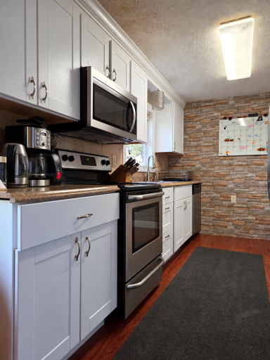 3913 52nd Avenue N, Brooklyn Center, MN 55429