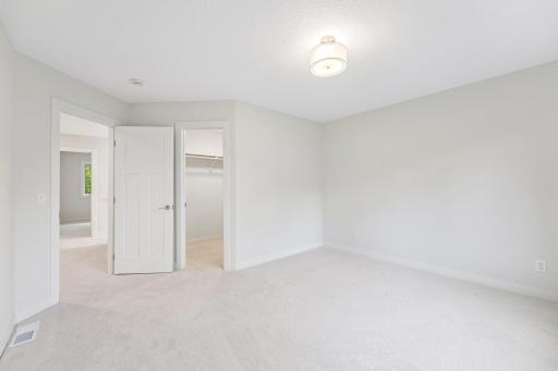 31-web-or-mls-County Road B-S0110-031.jpg