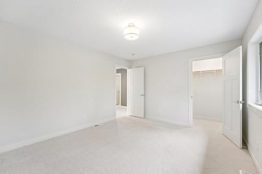 29-web-or-mls-County Road B-S0110-029.jpg