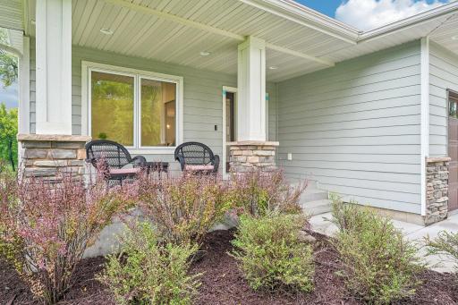 325 County Road B W, Roseville, MN 55113