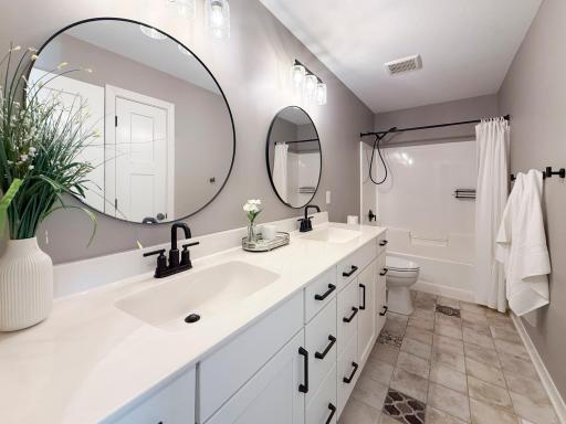 1657 Century Ridge Lane NE, Rochester, MN 55906