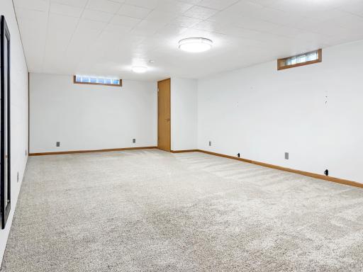 219 E Hollett Street, Tracy, MN 56175
