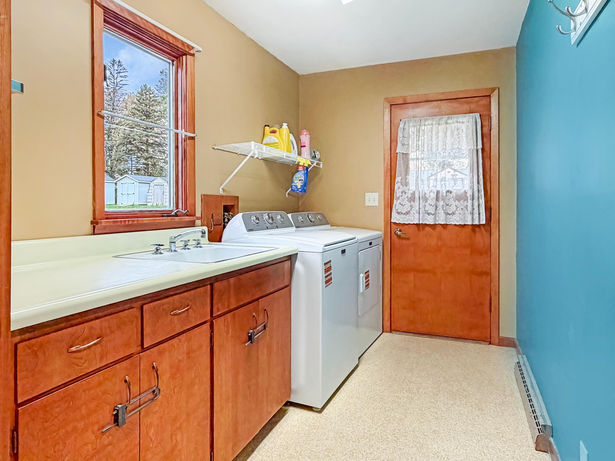 Separate laundry/potential mudroom