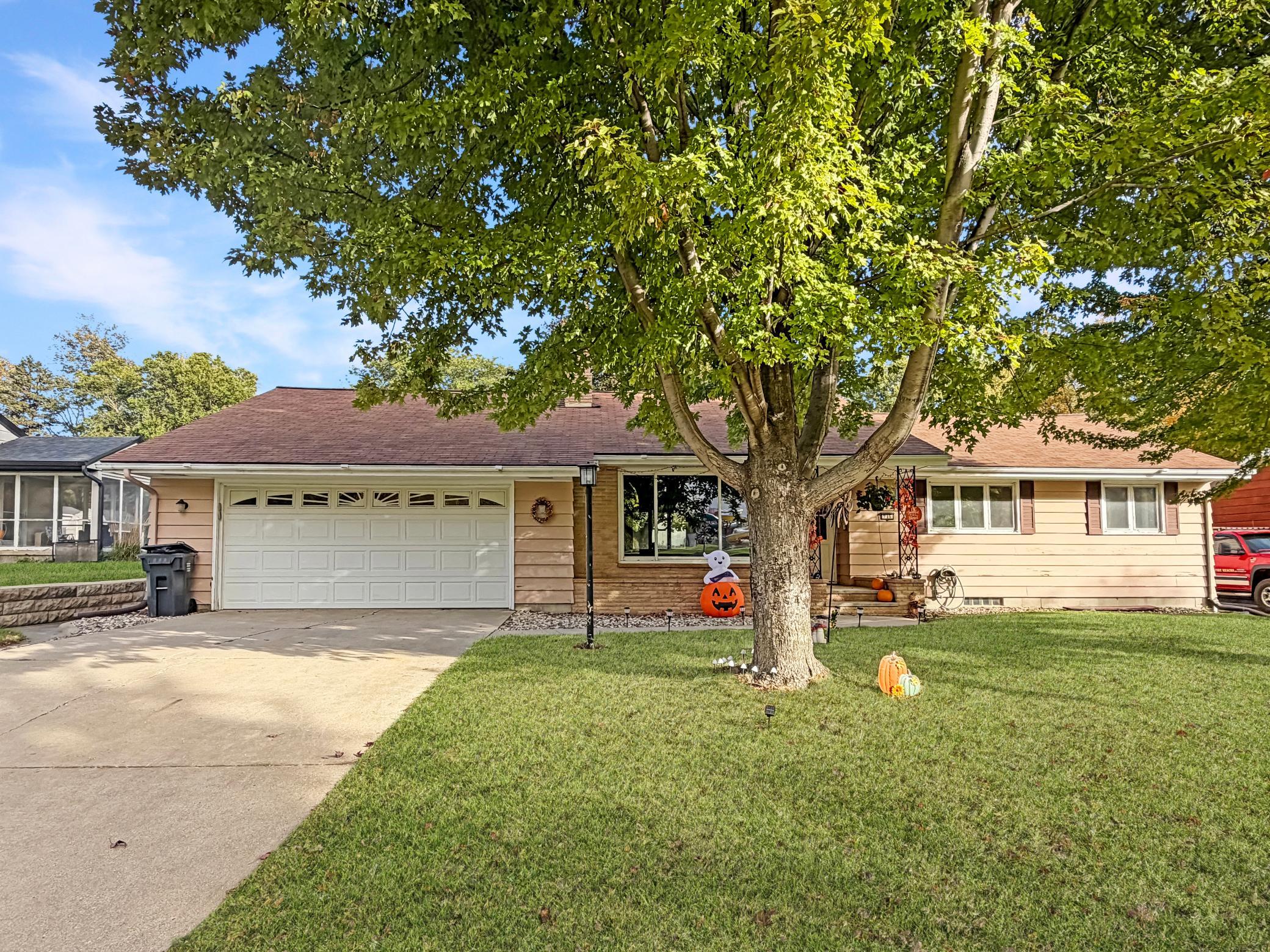 Property photo for 219 E Hollett Street, Tracy, MN 56175