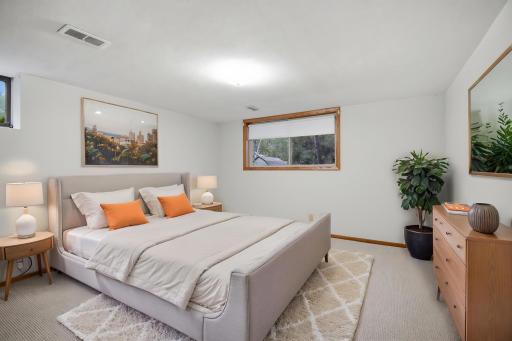1480 Crestview Lane, Owatonna, MN 55060