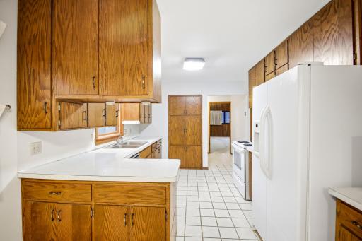 1480 Crestview Lane, Owatonna, MN 55060