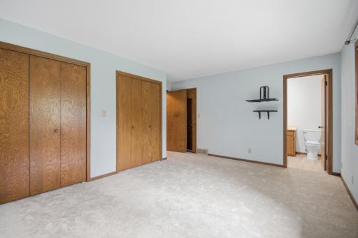 1480 Crestview Lane, Owatonna, MN 55060
