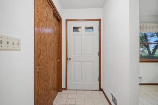 1480 Crestview Lane, Owatonna, MN 55060