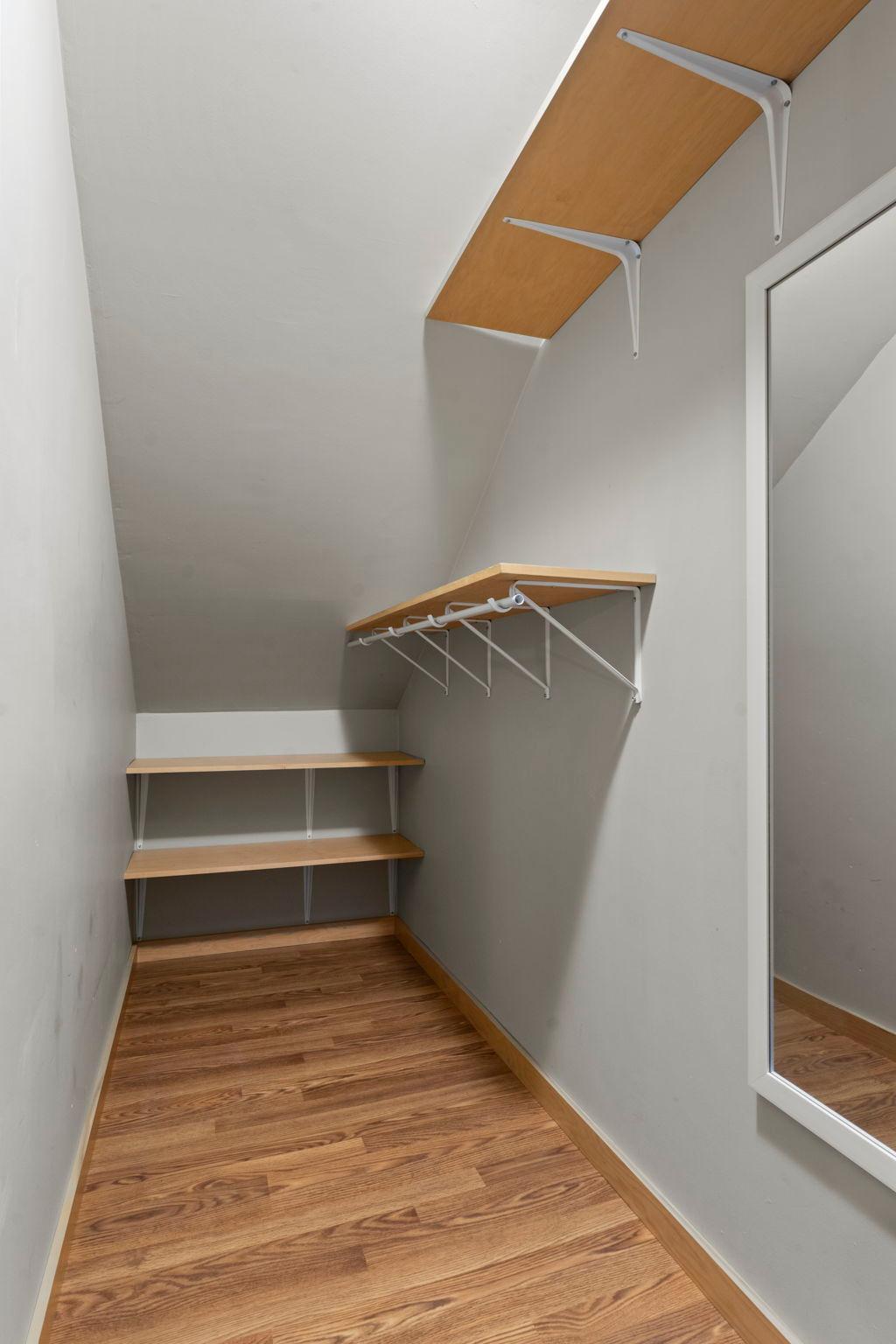 89-web-or-mls-1522 Hague Ave-83.jpg