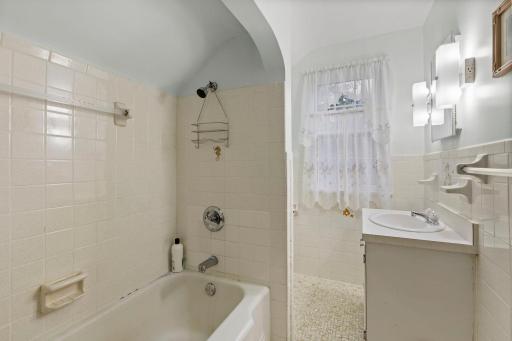 1522 Hague Avenue, Saint Paul, MN 55104