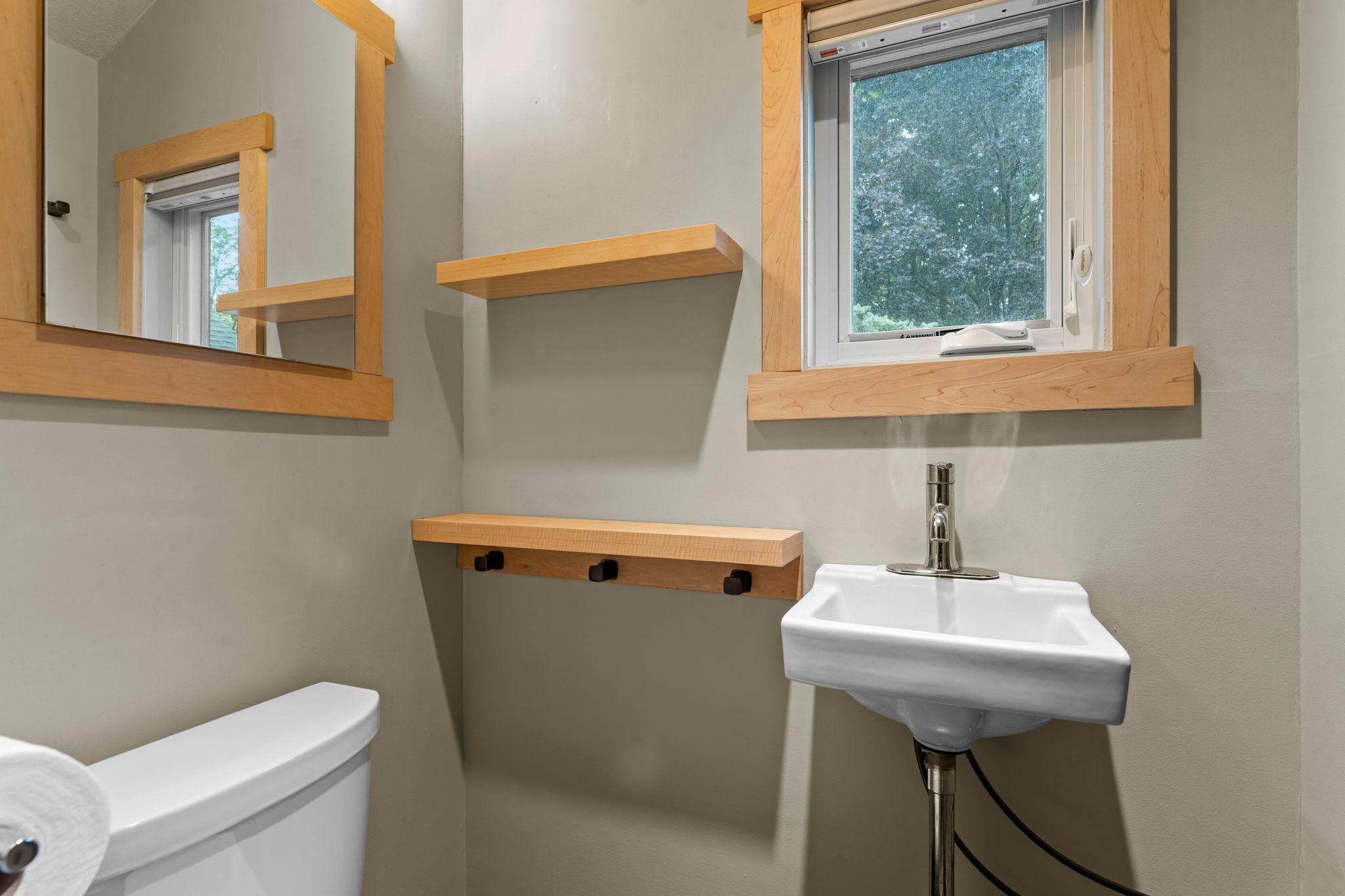 86-web-or-mls-1522 Hague Ave-68.jpg