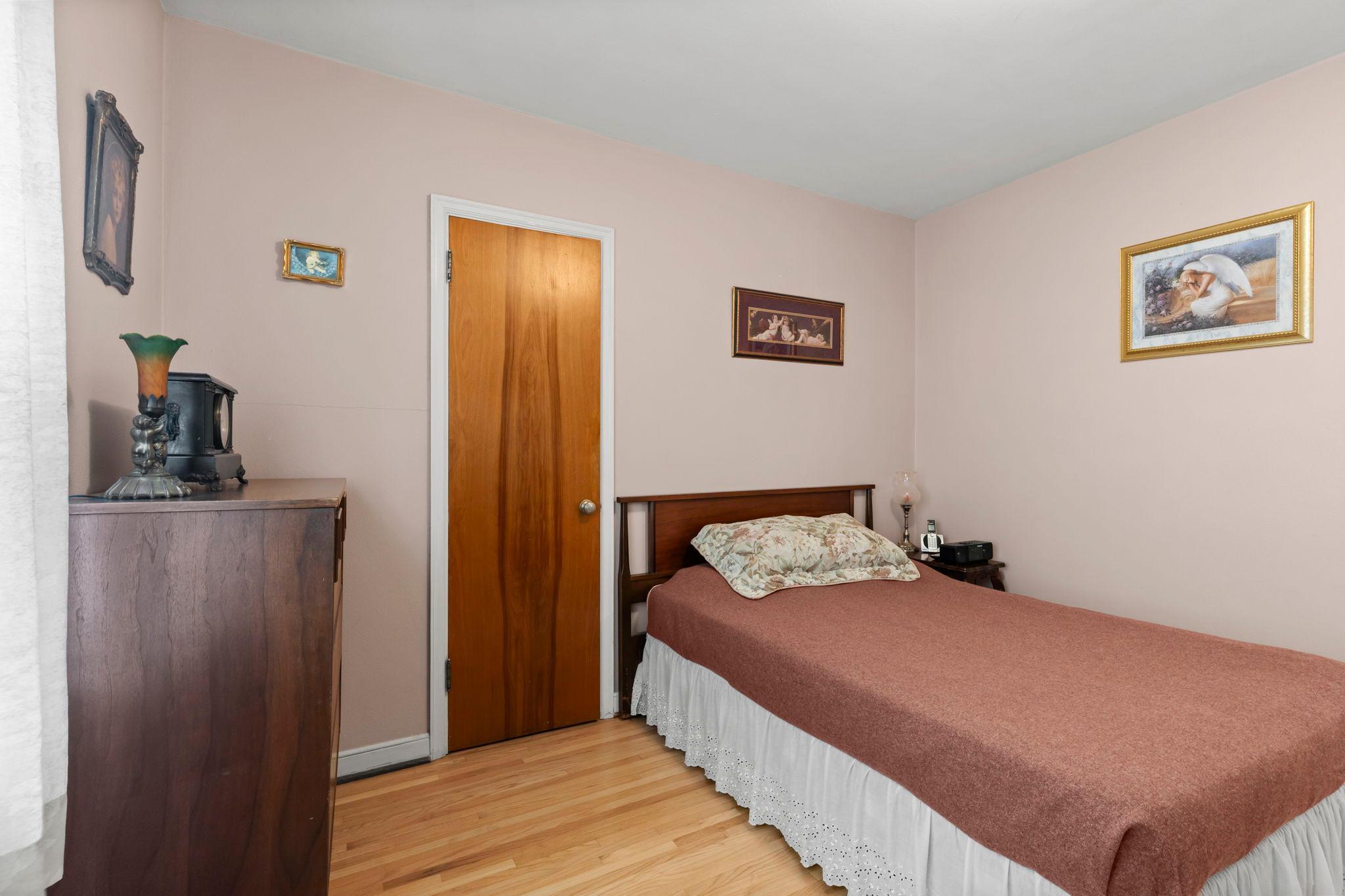 72-web-or-mls-1522 Hague Ave-54 (2).jpg