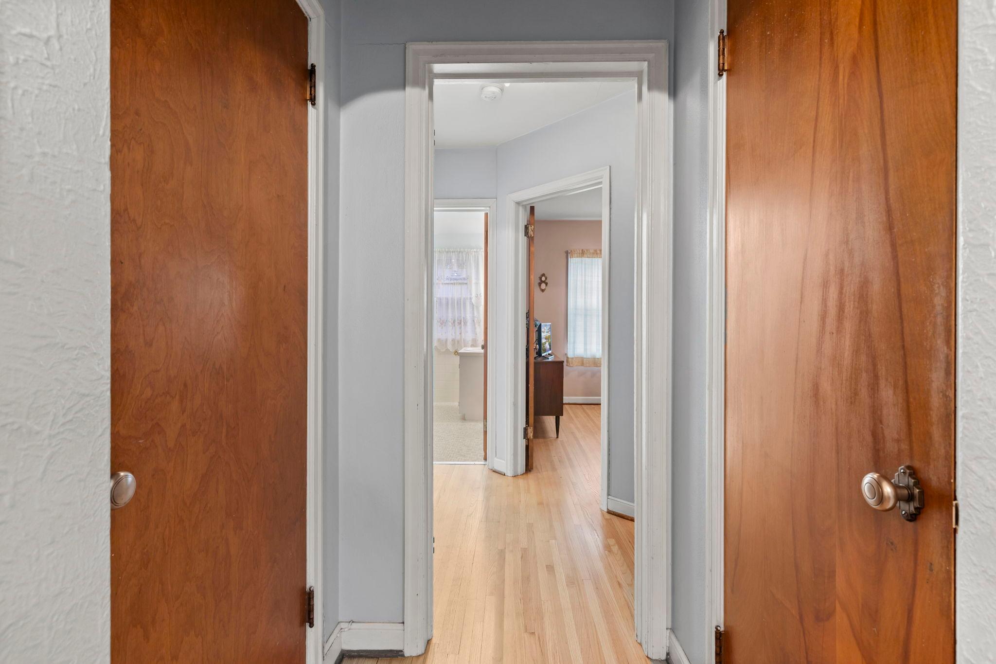 69-web-or-mls-1522 Hague Ave-45 (2).jpg