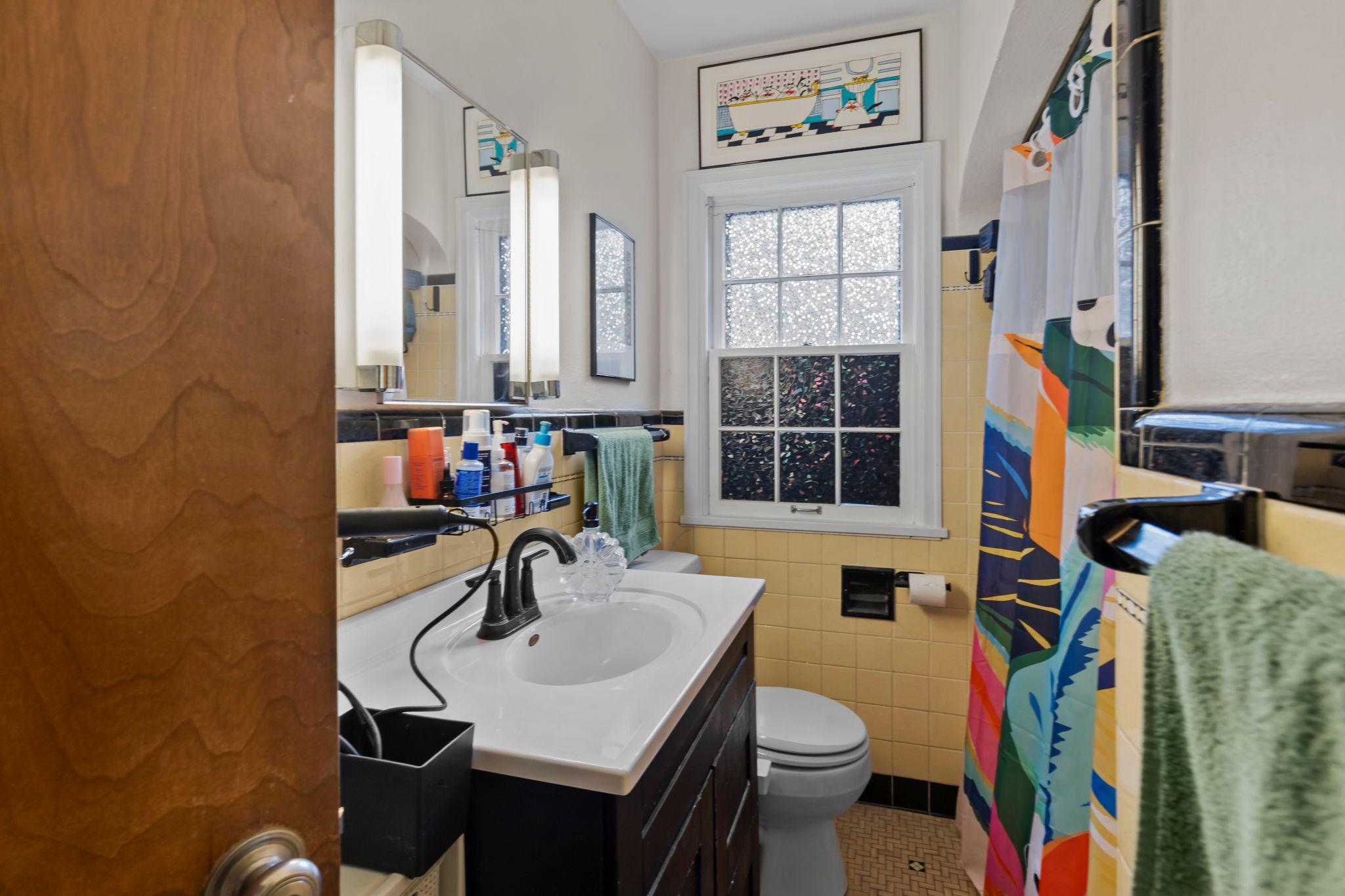 54-web-or-mls-1522 Hague Ave-123.jpg