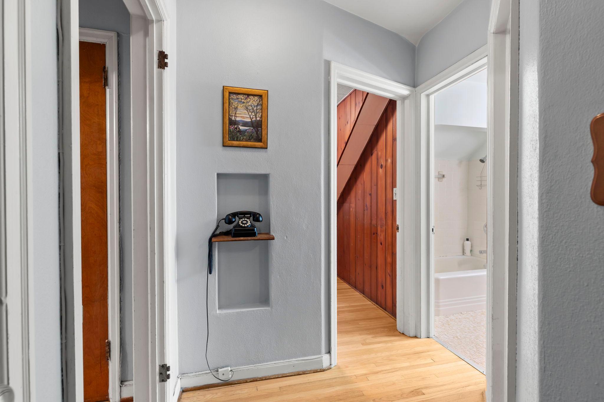 70-web-or-mls-1522 Hague Ave-48 (2).jpg