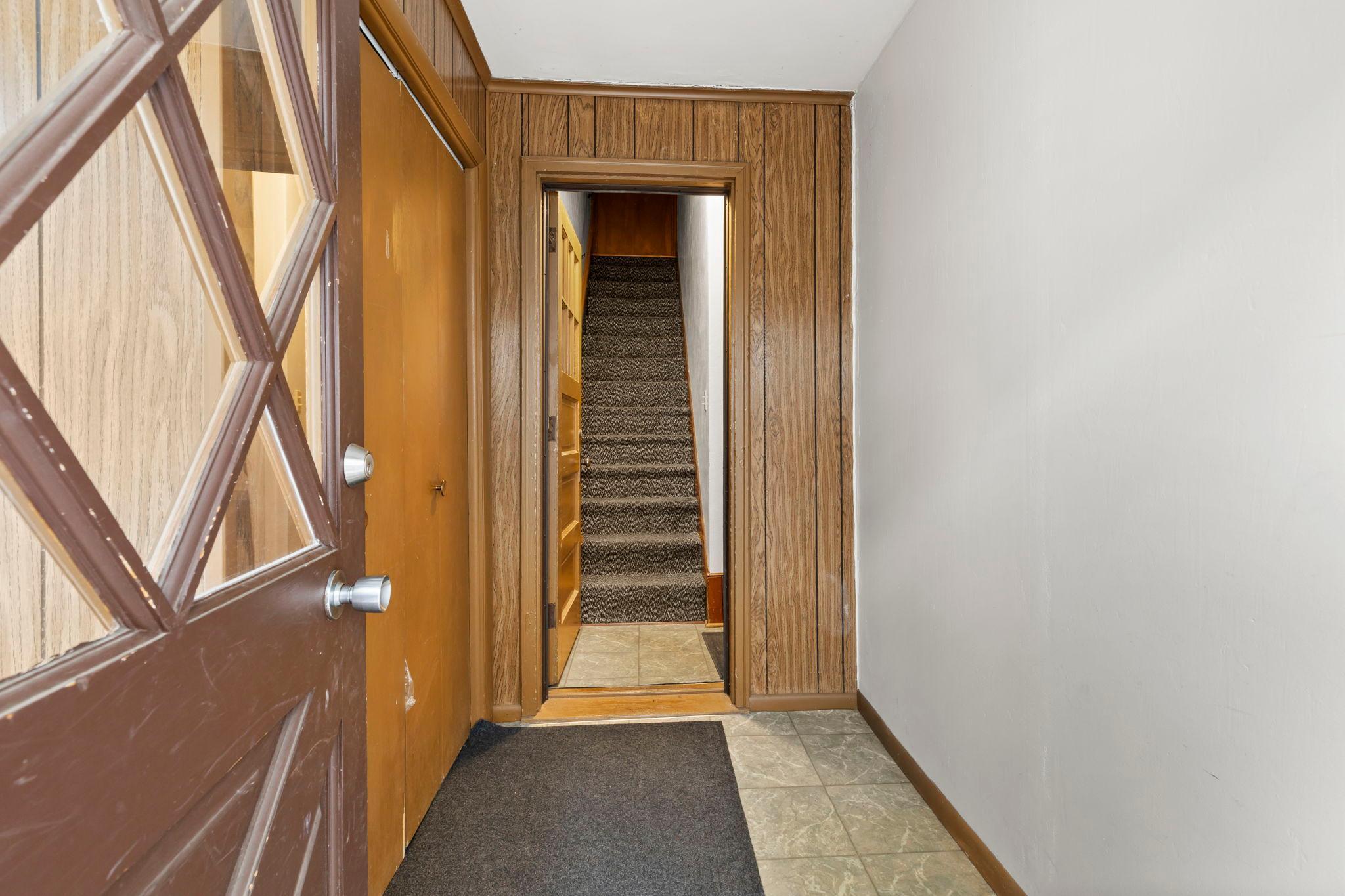 31-web-or-mls-1522 Hague Ave-135.jpg