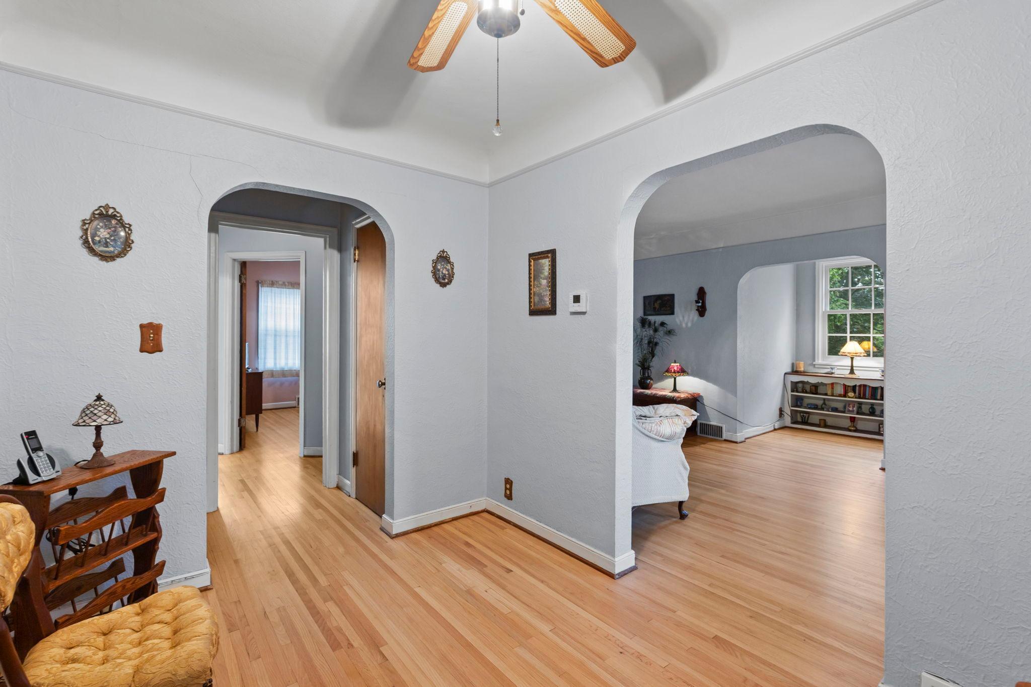 65-web-or-mls-1522 Hague Ave-31_1.jpg