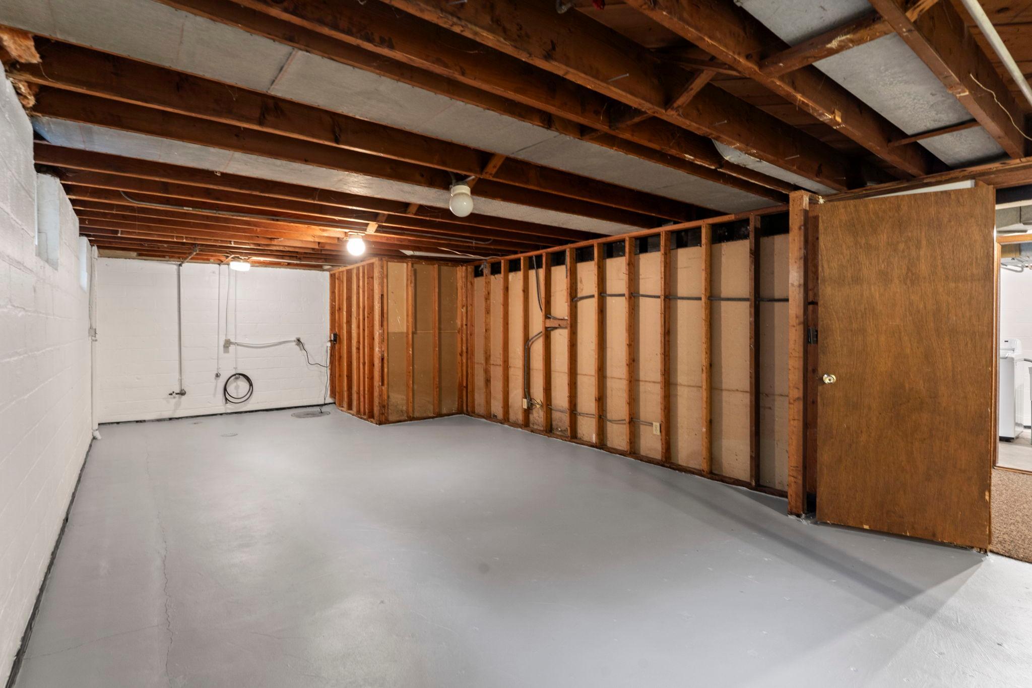 95-web-or-mls-1522 Hague Ave-123 (2).jpg