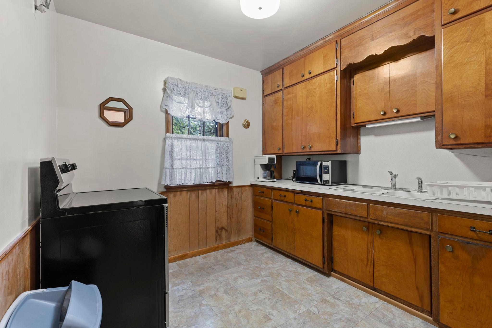 66-web-or-mls-1522 Hague Ave-36.jpg