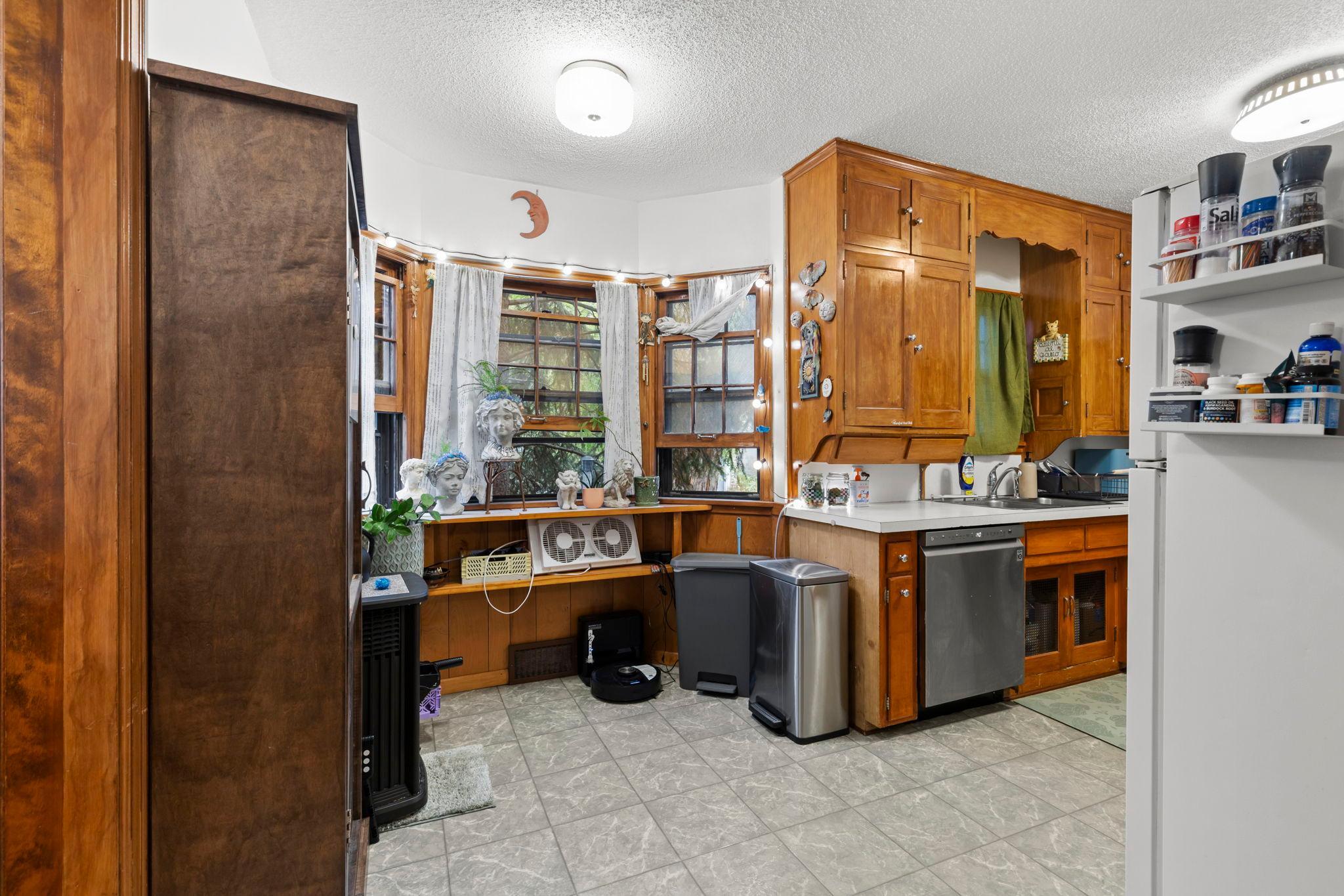 43-web-or-mls-1522 Hague Ave-96 (2).jpg