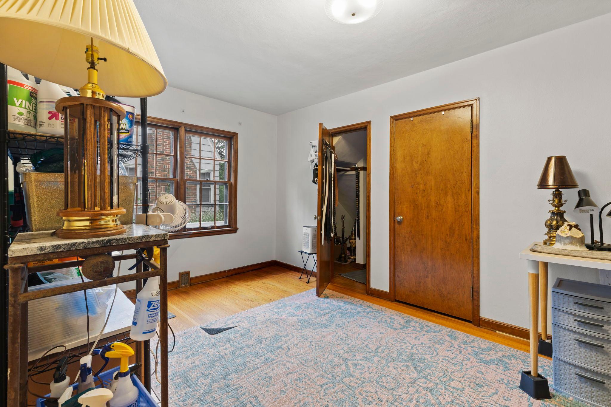 52-web-or-mls-1522 Hague Ave-117.jpg