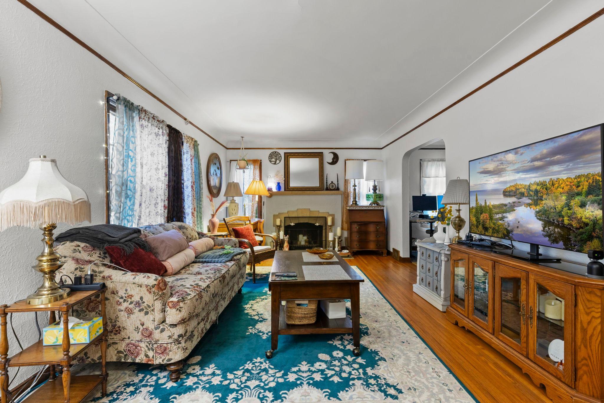34-web-or-mls-1522 Hague Ave-66 (2).jpg