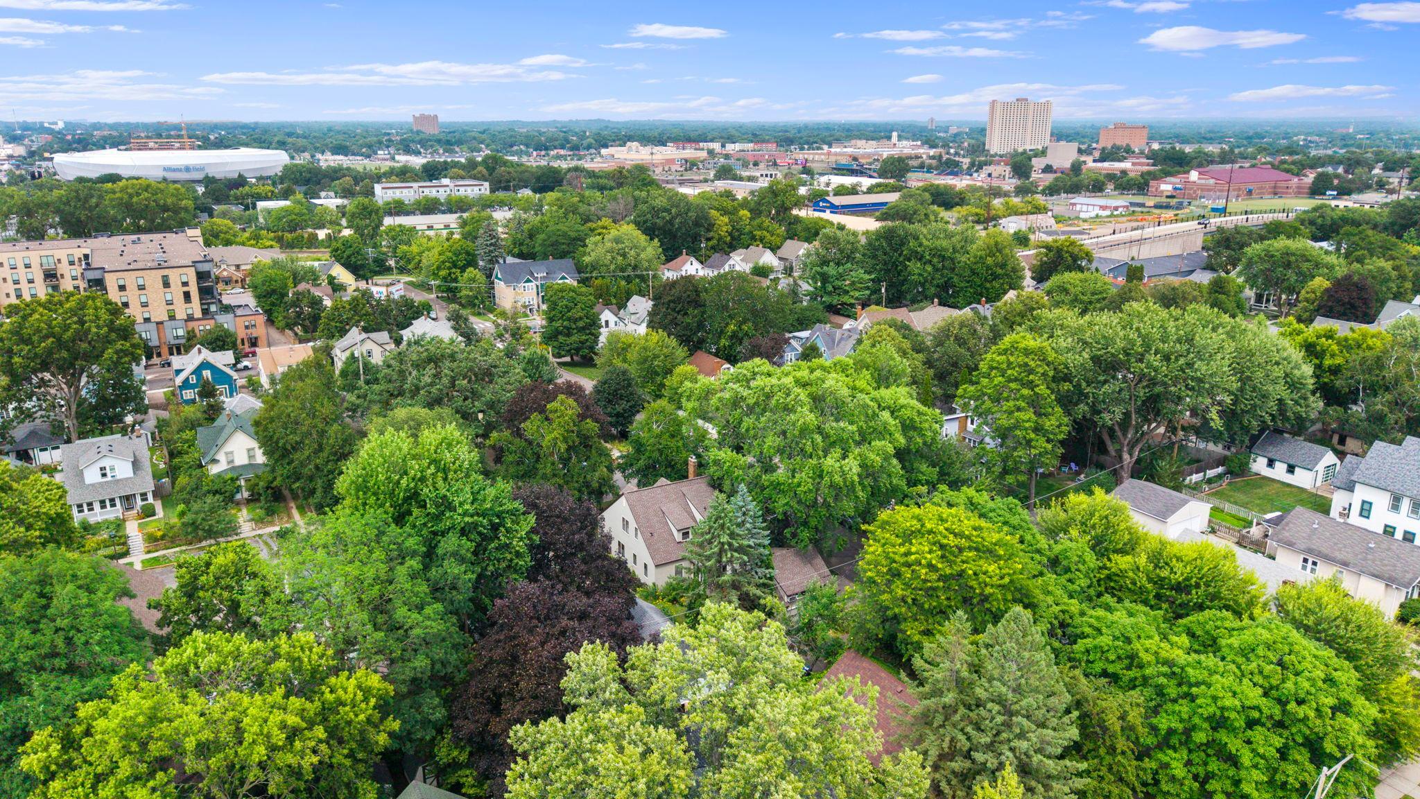 33-web-or-mls-1522 Hague Ave-84.jpg