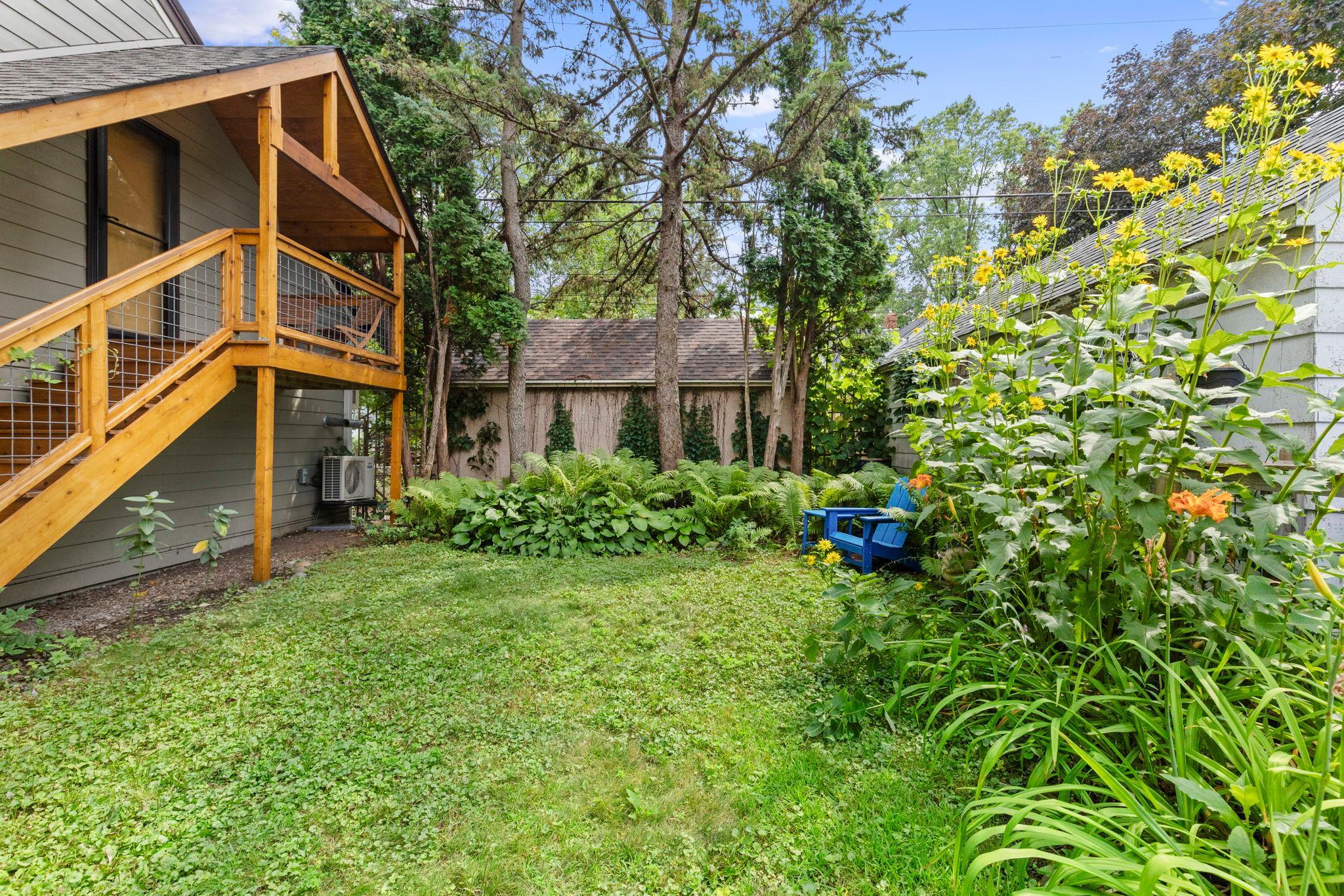 107-web-or-mls-1522 Hague Ave-42.jpg