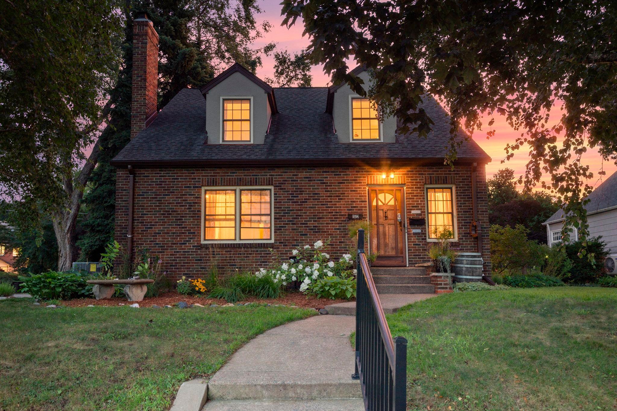 1-web-or-mls-1522 Hague Ave-9 - Copy.jpg