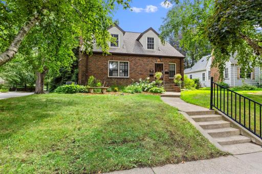 1522 Hague Avenue, Saint Paul, MN 55104