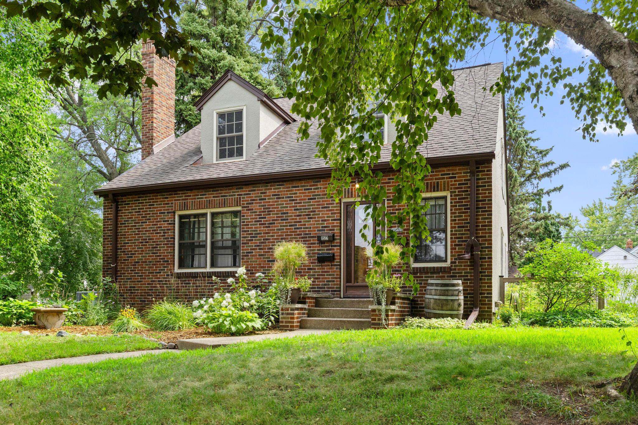 10-web-or-mls-1522 Hague Ave-12 - Copy.jpg
