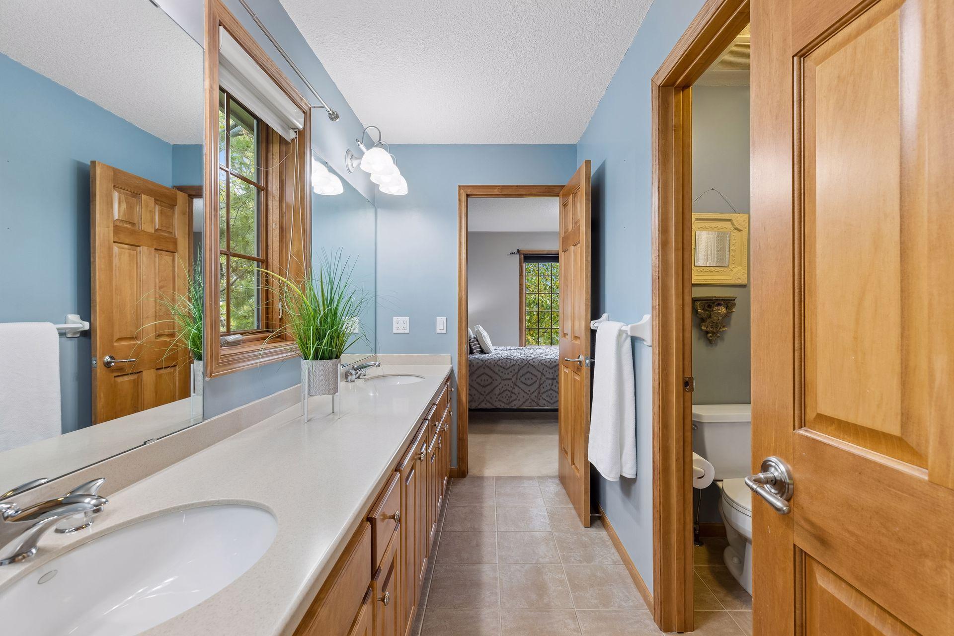 Spacious full bath