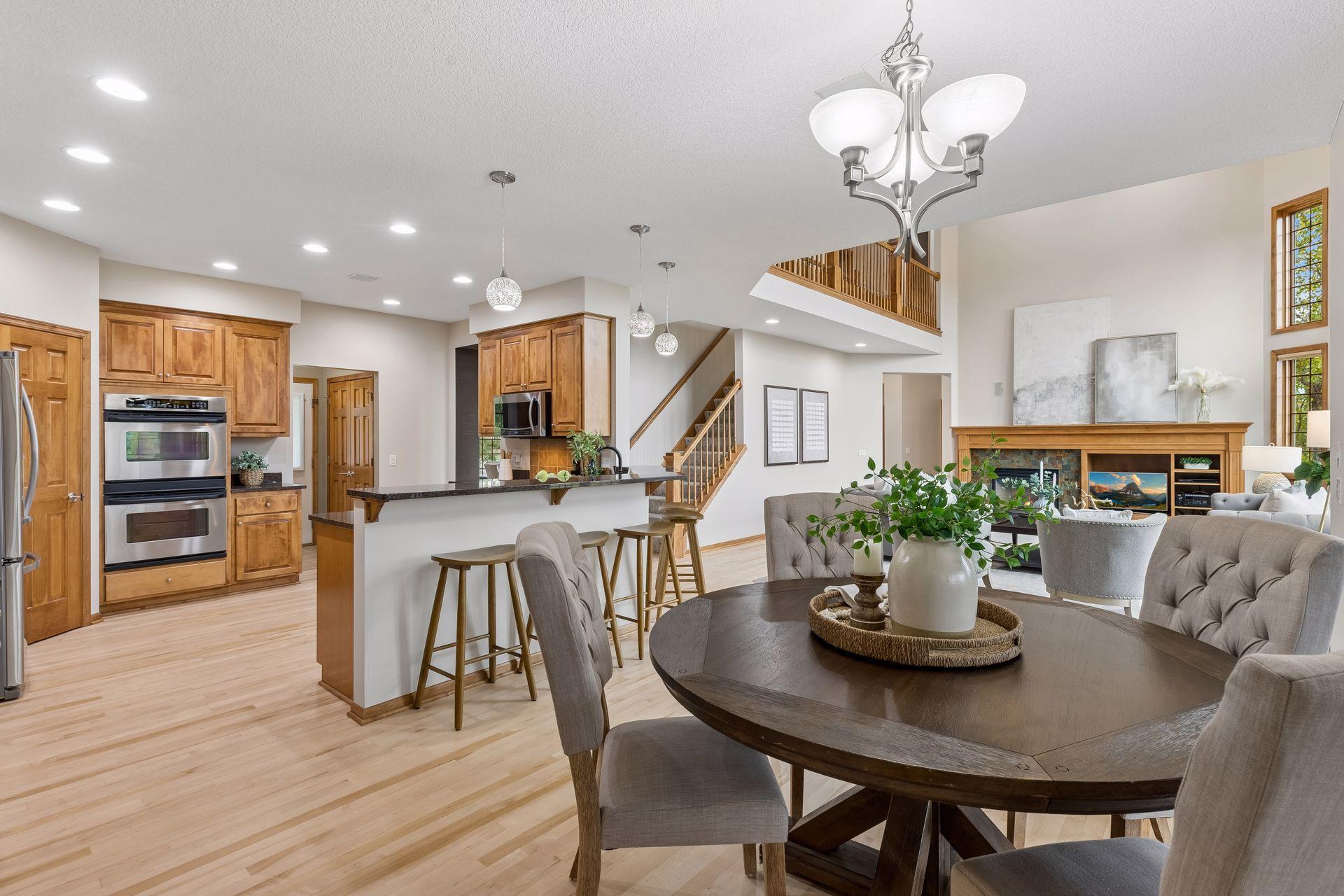 See all areas from kitchen