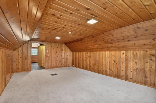 1007 Victoria Street N, Saint Paul, MN 55103