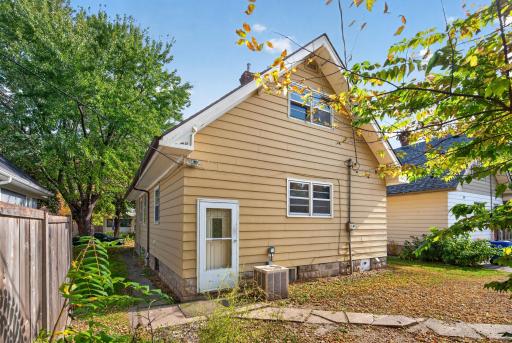 1007 Victoria Street N, Saint Paul, MN 55103