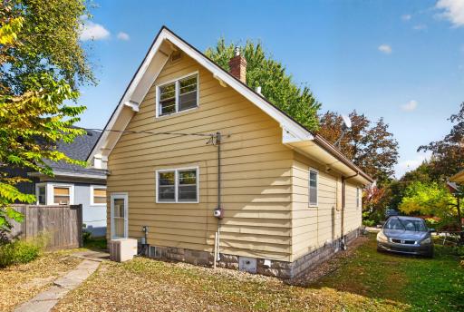 1007 Victoria Street N, Saint Paul, MN 55103