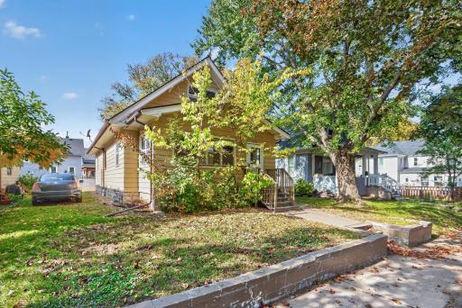 1007 Victoria Street N, Saint Paul, MN 55103