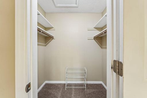 6852 Macbeth Circle, Woodbury, MN 55125
