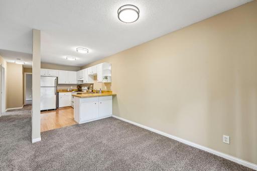 6852 Macbeth Circle, Woodbury, MN 55125