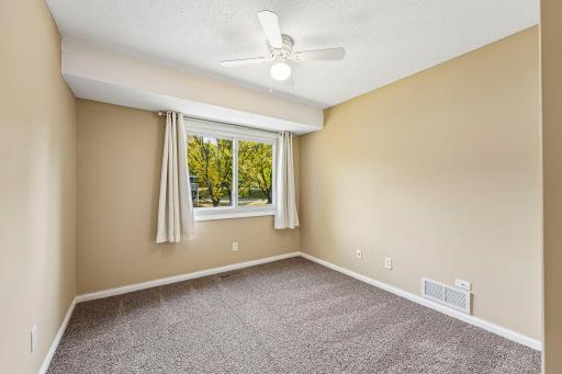 6852 Macbeth Circle, Woodbury, MN 55125