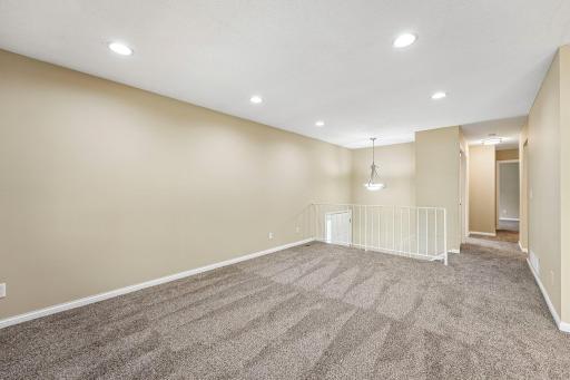 6852 Macbeth Circle, Woodbury, MN 55125
