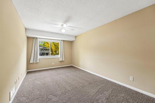 6852 Macbeth Circle, Woodbury, MN 55125