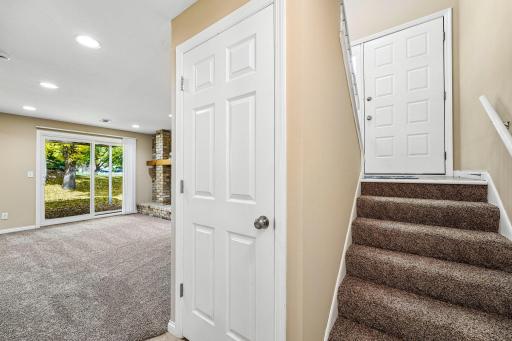 6852 Macbeth Circle, Woodbury, MN 55125