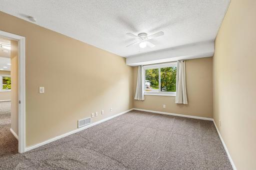 6852 Macbeth Circle, Woodbury, MN 55125