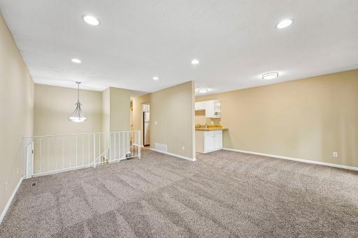 6852 Macbeth Circle, Woodbury, MN 55125