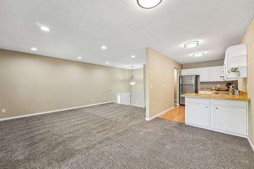 6852 Macbeth Circle, Woodbury, MN 55125