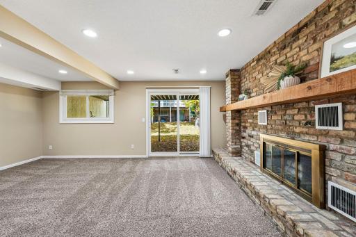 6852 Macbeth Circle, Woodbury, MN 55125