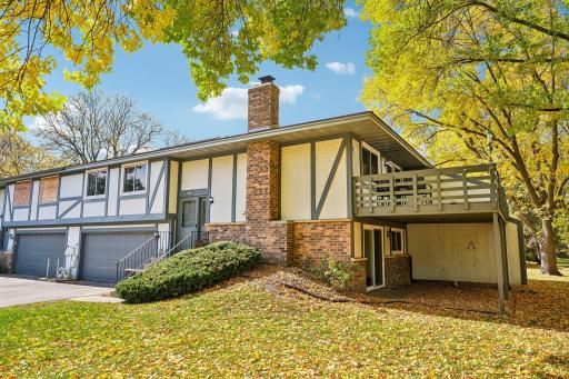 6852 Macbeth Circle, Woodbury, MN 55125