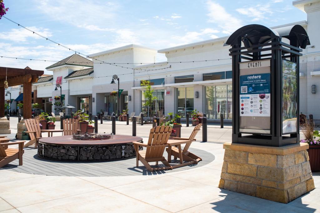 There is tons of nearby shopping!