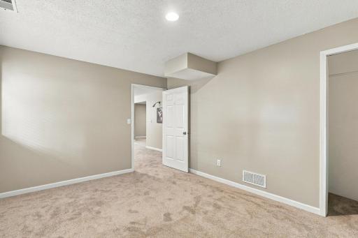 6621 Carlisle Curve, Shakopee, MN 55379
